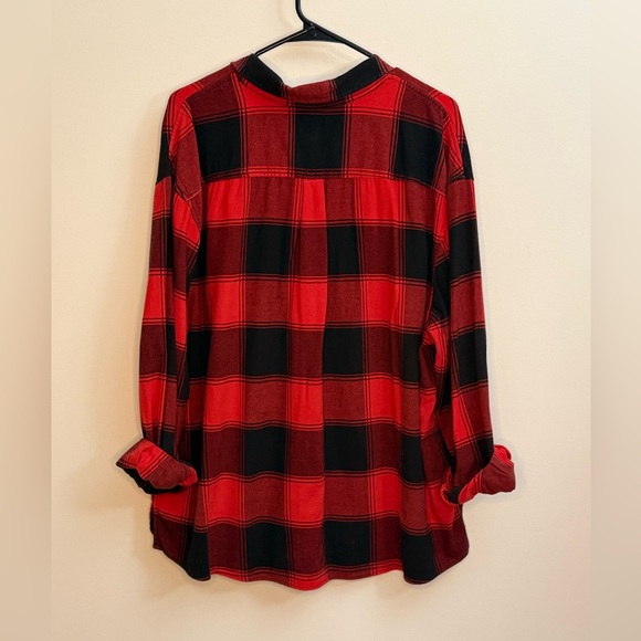 {Ava & Viv}-Size 1X-Plaid Button-Up Shirt - Red and Black - Picture 2 of 4